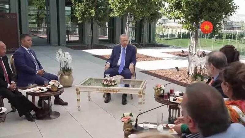 Cumhurbaşkanı Erdoğan, Türk Müziği Tarihi Sergisi'ni ziyaret etti, usta sanatçıların aileleriyle biraraya geldi