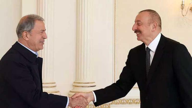 Bakan Akar ve beraberindeki TSK komuta kademesi, Aliyev ile görüştü