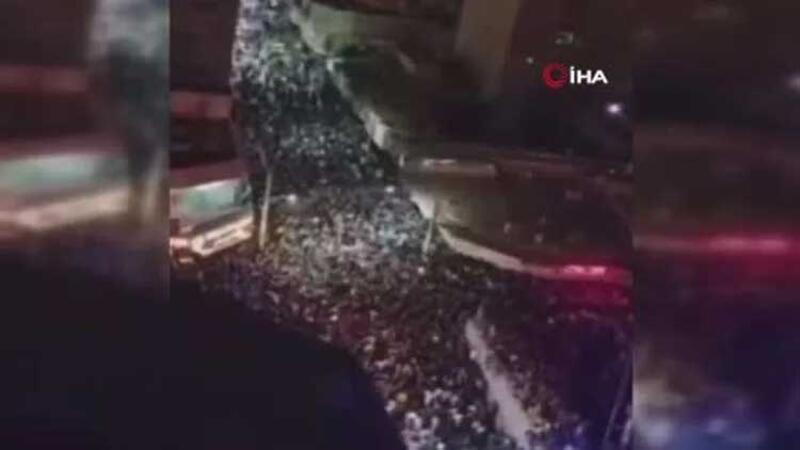 İran'da çöken bina sonrası başlayan gösterilerde tansiyon yükseliyor