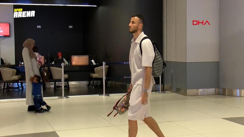 Beşiktaş'ın yeni transferi Romain Saiss, İstanbul'a geldi
