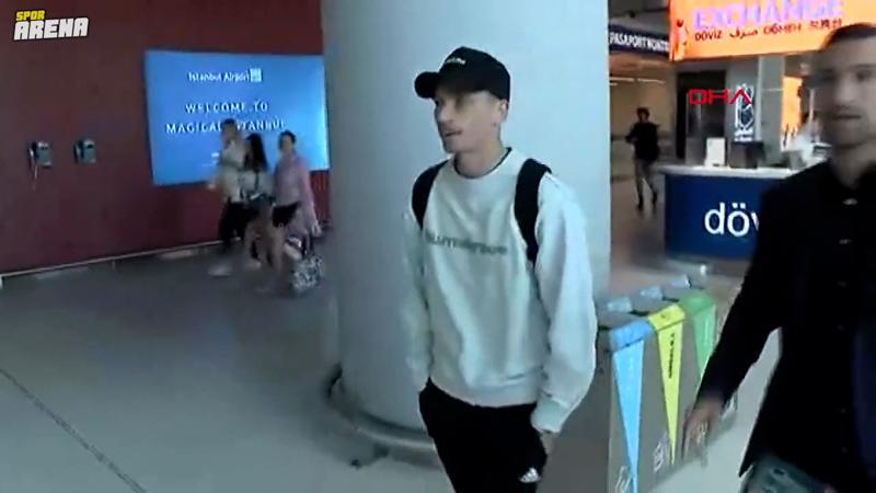 Danimarkalı sağ bek Jens Stryger Larsen, İstanbul'da