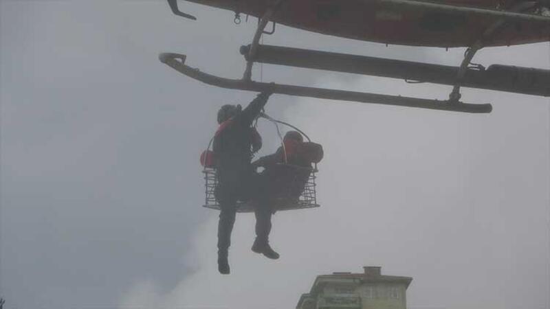 Selde mahsur kalan bedensel engelli vatandaş helikopterle kurtarıldı