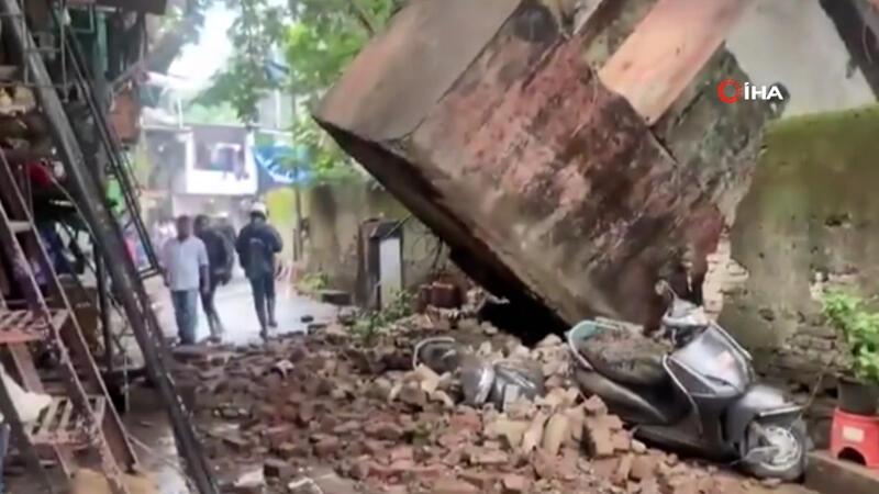 Hindistan'da bina çöktü! Ölü ve yaralılar var