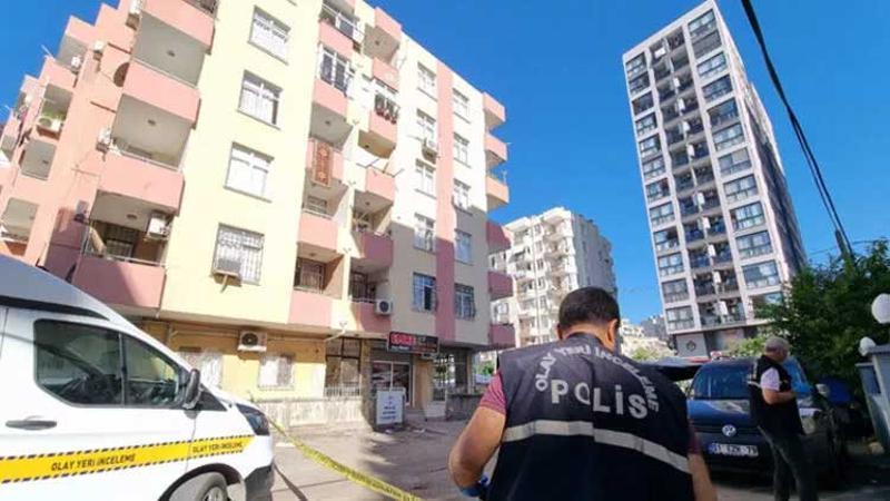‘Kavga etmesin’ diye annesi kapıyı kilitleyince balkondan ateş edip öldürdü