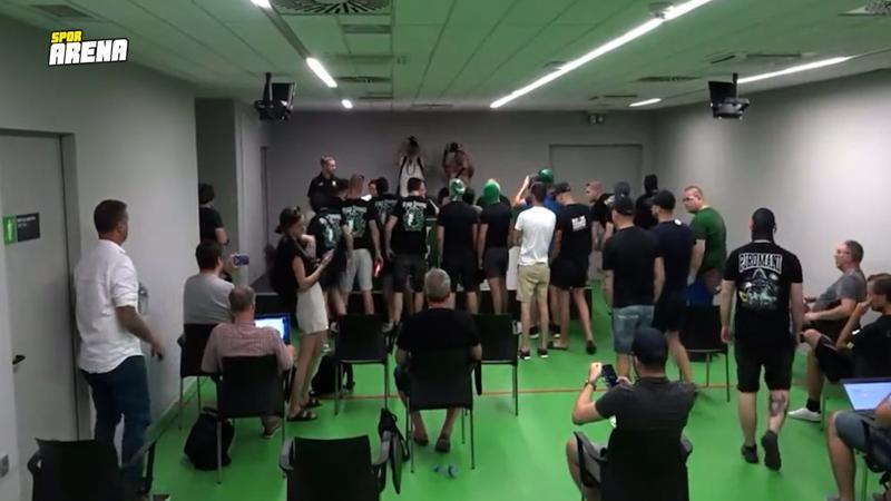 Ljubljana taraftarları, Riera'nın basın toplantısını bastı