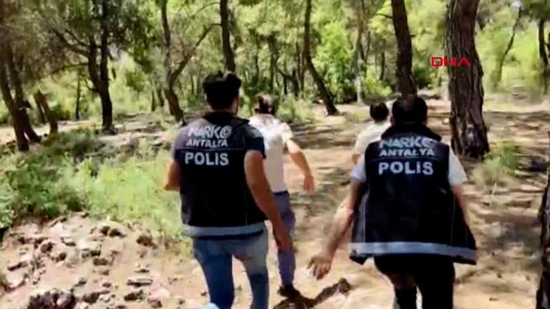 Uyuşturucuyu mağaraya gizleyen şüphelilere operasyon