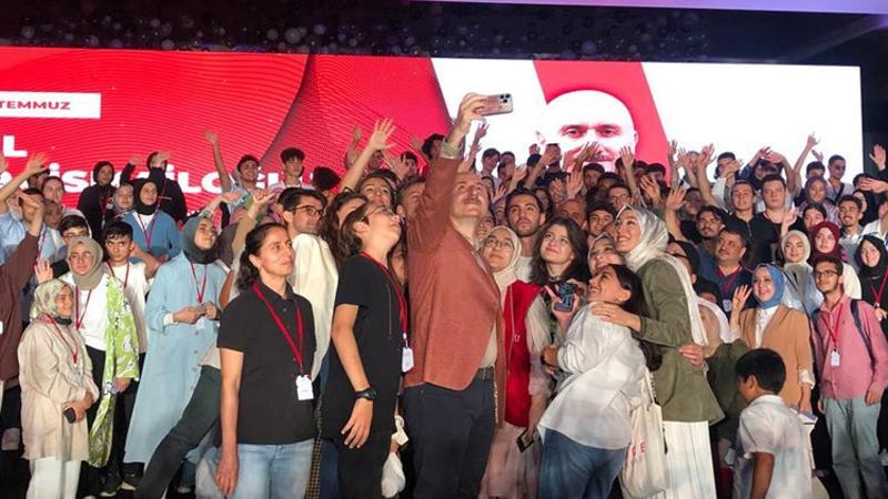 Bakan Karaismailoğlu, tercih destek programında öğrencilerle buluştu