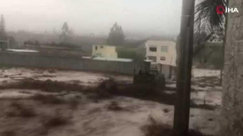 Ekvador'u sel vurdu, çok sayıda yerleşim yeri sular altında kaldı
