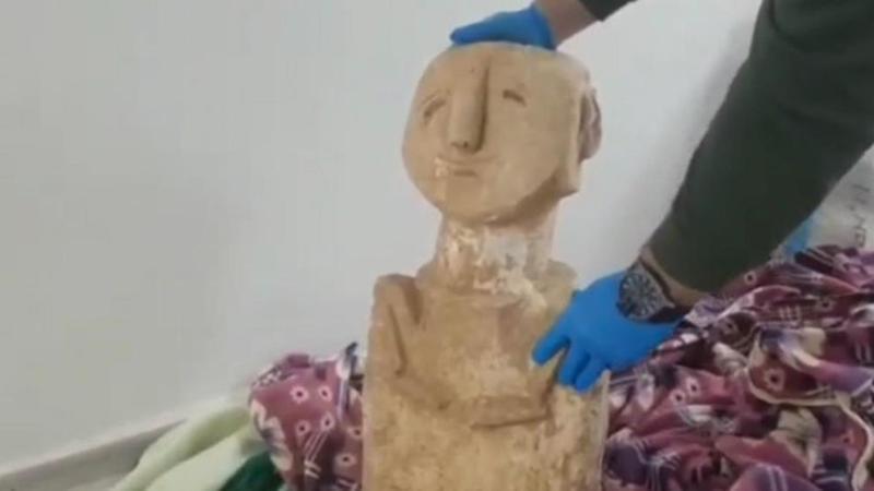 İzmir’de 11 bin 500 yıllık tarihi eser ele geçirildi