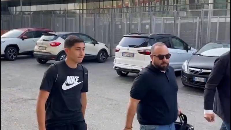 Beşiktaş'tan Torino'ya transfer olan Emirhan İlkhan, sağlık kontrolüne böyle geldi.