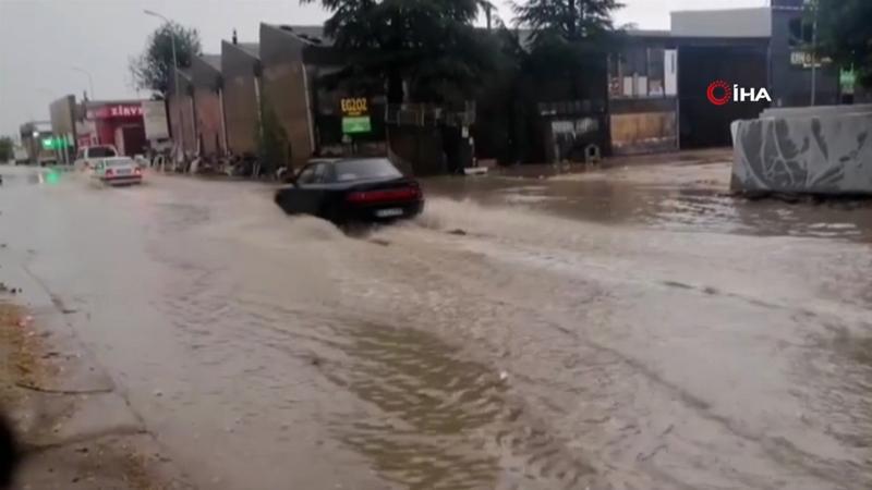 Eskişehir’de sağanak yağış etkili oldu
