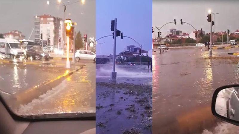 Uşak'ta şiddetli yağış cadde ve sokakları su altında bıraktı