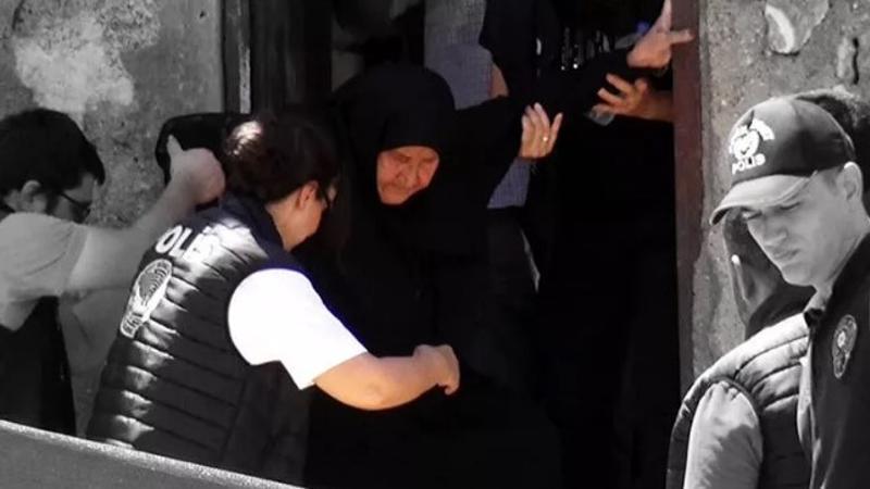 25 yıl sonra cinayete kurban gittikleri anlaşıldı... Önce kocasını, 3 yıl sonra kızını öldürüp üst üste gömmüş