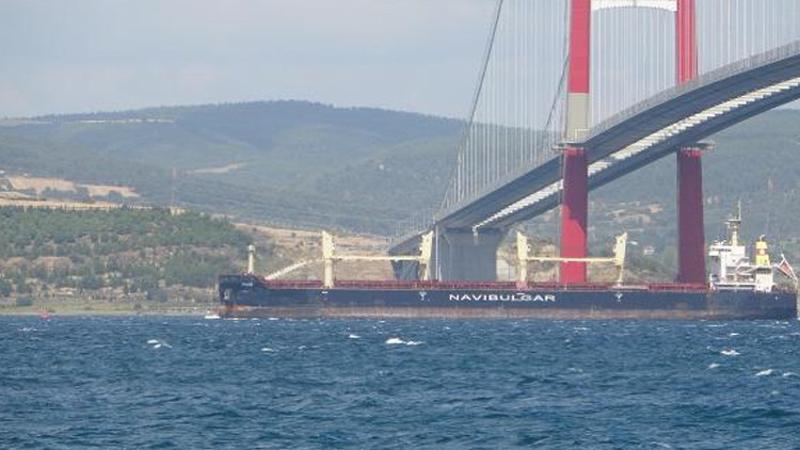 Ukrayna'dan İngiltere'ye giden tahıl gemisi Rojen, Çanakkale Boğazı'ndan geçti