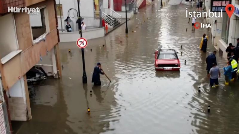 İstanbul'da bazı ilçelerde sağanak yağış yaşamı olumsuz etkiledi