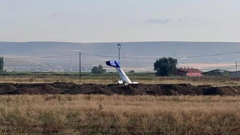 Zorunlu iniş yaptığı açıklanan uçak günün aydınlanmasıyla görüntülendi