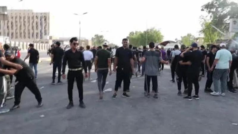 Irak'ta Sadr destekçilerinden protesto