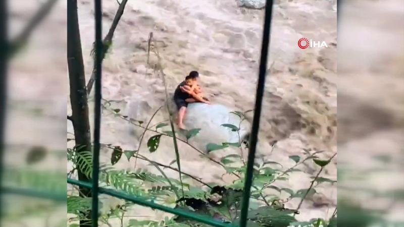 Çin’i sel vurdu: Ölü ve yaralılar var