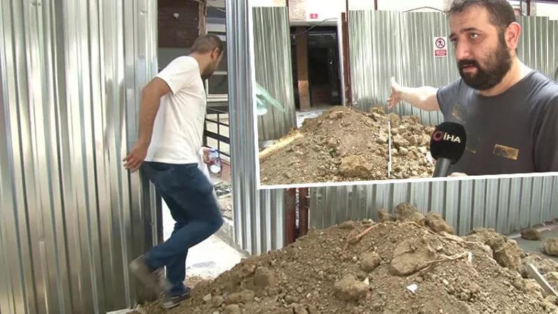 Kadıköy’de apartman girişine moloz döktüler