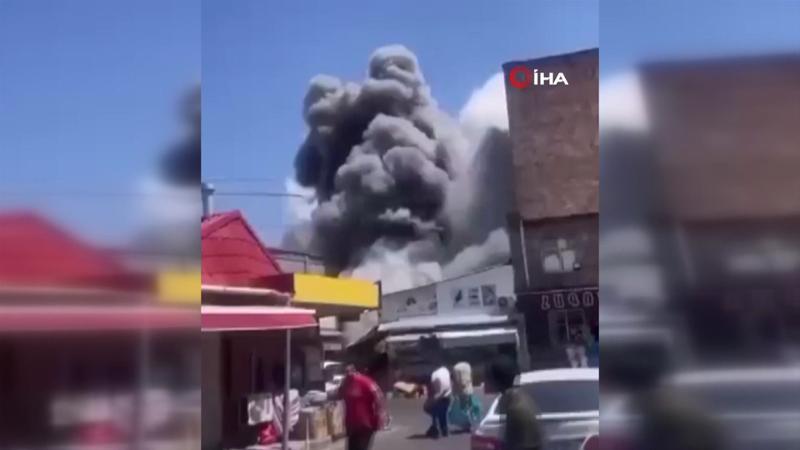 Ermenistan’da havai fişek deposunda patlama anı kamerada