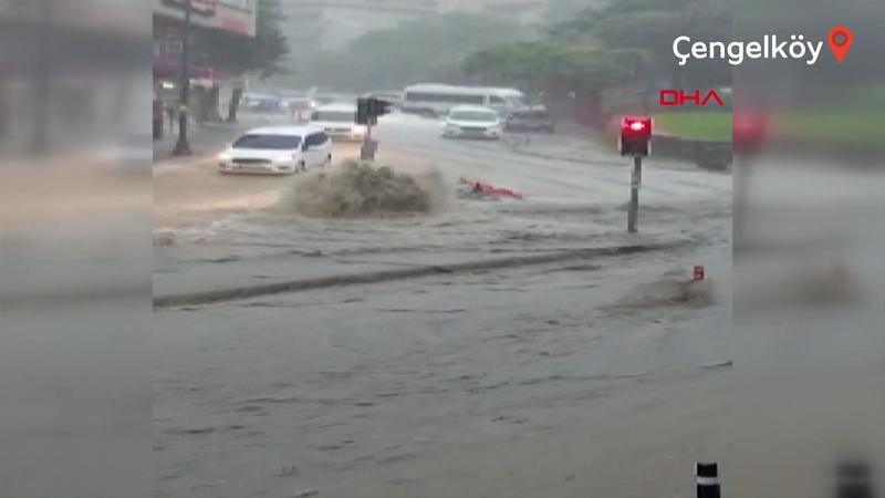 İstanbul'da şiddetli yağmur hayatı olumsuz etkiledi