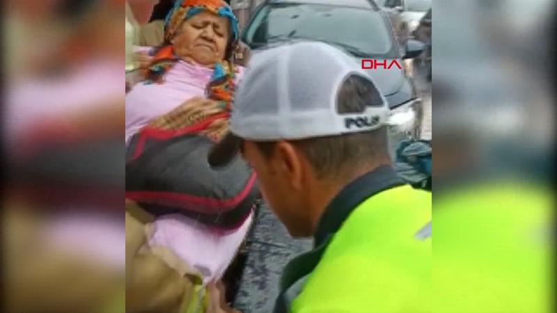 Sarıyer'de hastaneyi su bastı, hastalar tahliye edildi