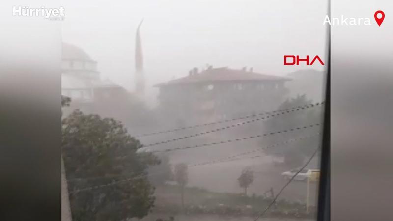 Ankara'da fırtına! Camii minaresinin yıkılış anı kamerada