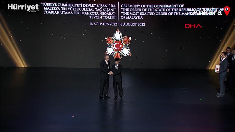 Cumhurbaşkanı Erdoğan'dan Malezya Kralı'na devlet nişanı