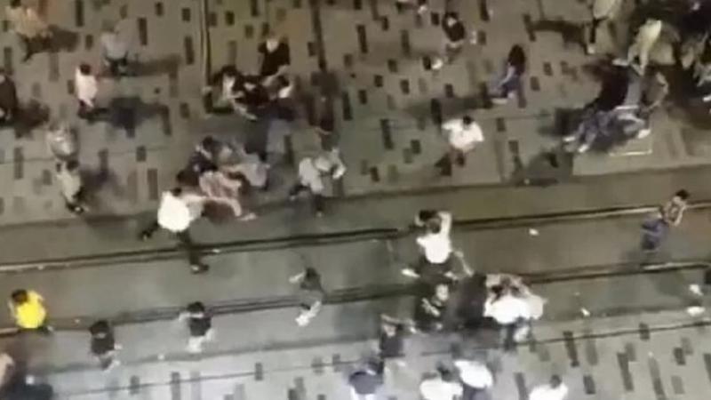 İstiklal Caddesi'nde tekme tokat kavga ettiler