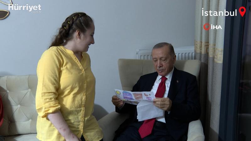 Cumhurbaşkanı Erdoğan, kentsel dönüşüm projesinde hak sahibi bir aileyi ziyaret etti