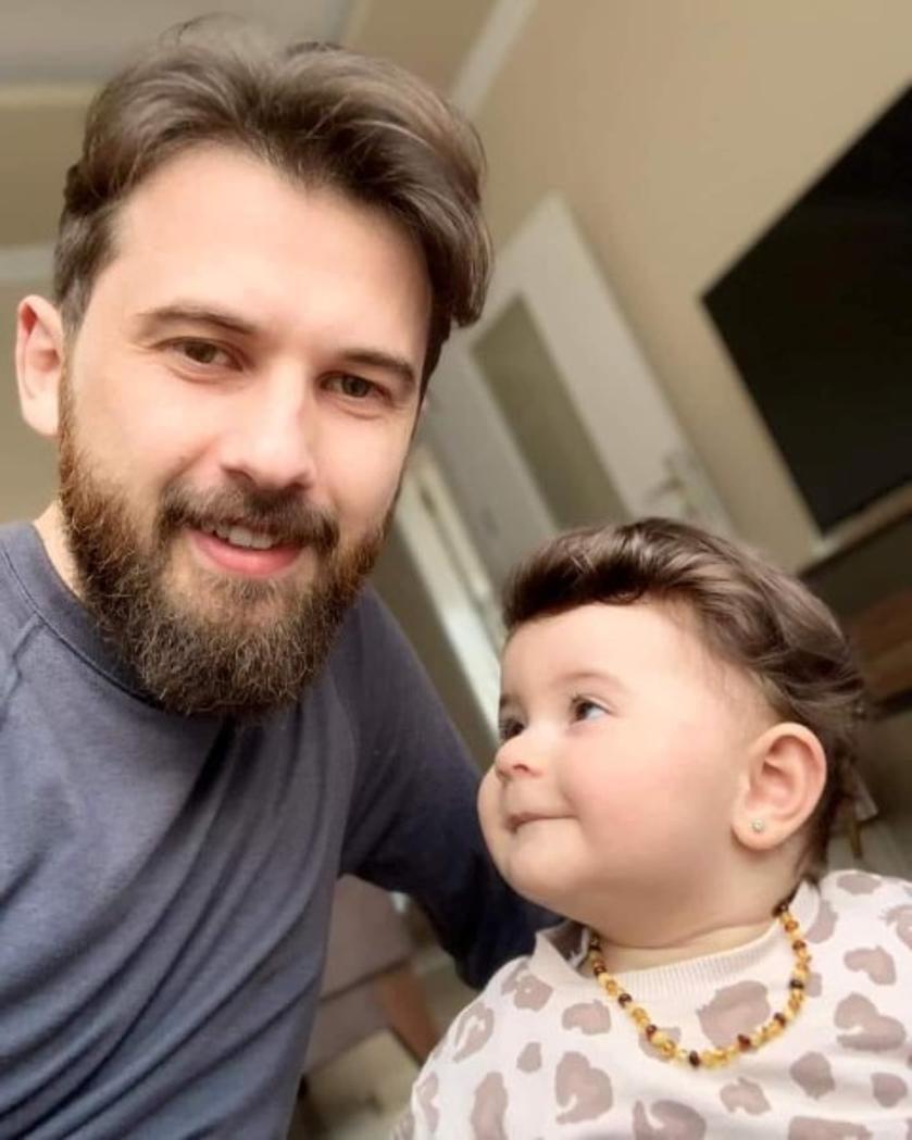 Babasıyla birlikte enkaz altında kalmıştı... Minik Akçanın cansız bedenini amcası çıkardı