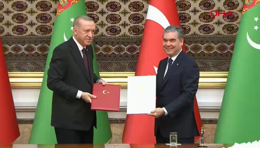 Son dakika Türkmenistanda tarihi gün İmzalar atıldı... Cumhurbaşkanı Erdoğandan flaş mesajlar Son dakika Türkmenistanda tarihi gün İmzalar atıldı... Cumhurbaşkanı Erdoğandan flaş mesajlar