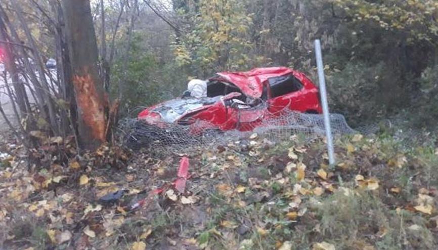 Beykozda korkunç kaza Ağaca çarpan sürücü öldü, yolcu ağır yaralandı Beykozda korkunç kaza Ağaca çarpan sürücü öldü, yolcu ağır yaralandı