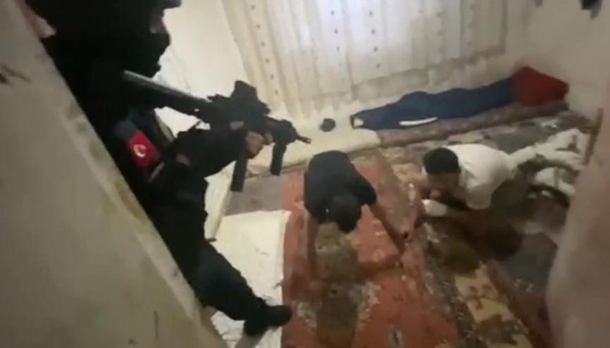 İçişleri Bakanlığı duyurdu: Bursada 1i canlı bomba 3 DEAŞlı terörist yakalandı İçişleri Bakanlığı duyurdu: Bursada 1i canlı bomba 3 DEAŞlı terörist yakalandı