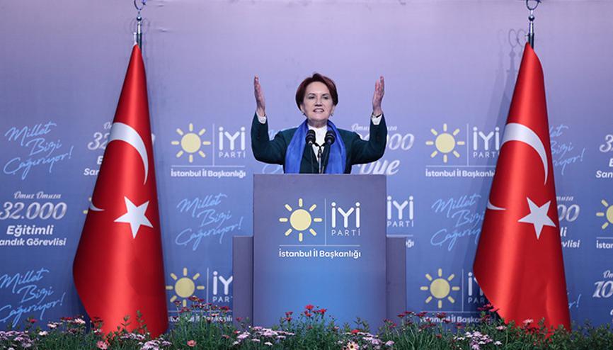 İYİ Partinin İstanbulda 100 bin üyeye ulaşması kutlaması İYİ Partinin İstanbulda 100 bin üyeye ulaşması kutlaması
