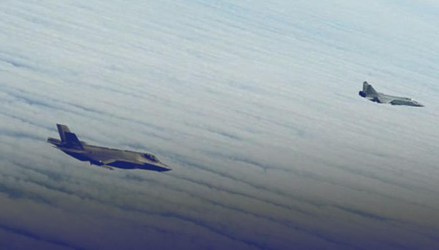 NATO jetlerinden Rus savaş uçaklarına kritik müdahale NATO jetlerinden Rus savaş uçaklarına kritik müdahale