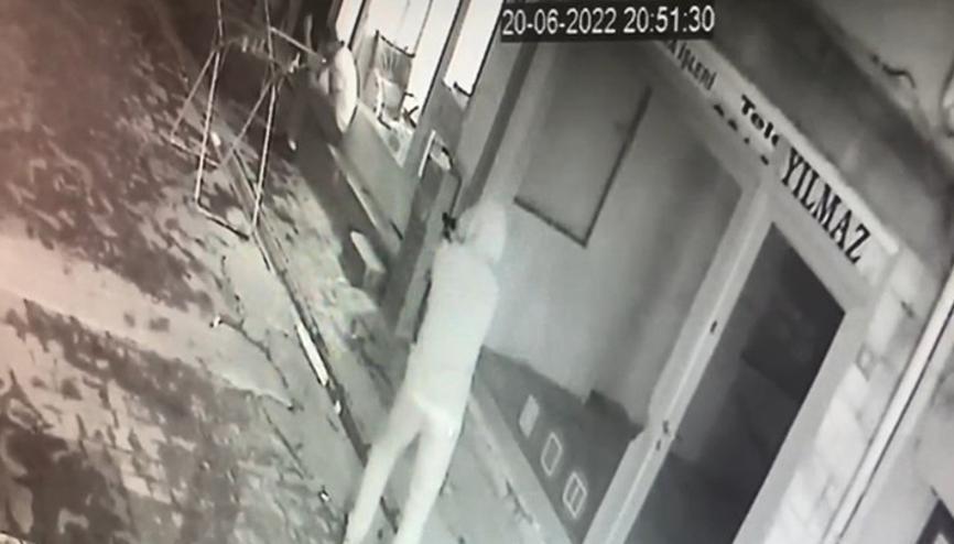 Beyoğlunda sokak ortasında cinayet Saldırgan yakalandı Beyoğlunda sokak ortasında cinayet Saldırgan yakalandı