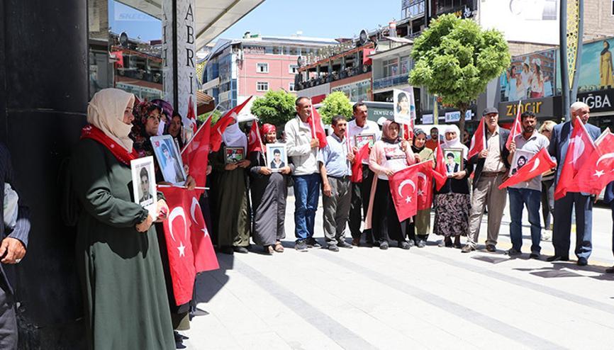 Vanda evlat nöbetindeki baba: 7 yıldır gitmediğim yer kalmadı Vanda evlat nöbetindeki baba: 7 yıldır gitmediğim yer kalmadı