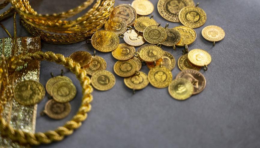 Altın fiyatları bugün (13 Ağustos) ne kadar: ONS altın 1800 dolar seviyesinde... İşte gram altın ve çeyrek altında son durum Altın fiyatları bugün (13 Ağustos) ne kadar: ONS altın 1800 dolar seviyesinde... İşte gram altın ve çeyrek altında son durum